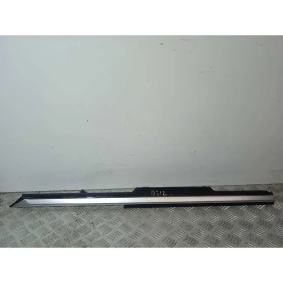 Moldura para Volkswagen Arteon (3H8)