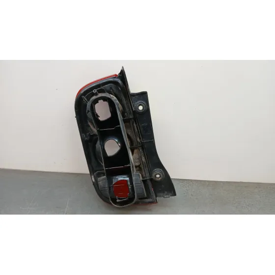 Piloto Trasero Derecho para Nissan Micra (K12E)