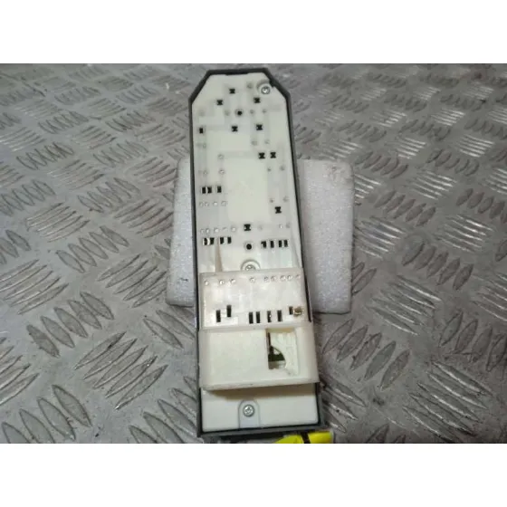 Mando Elevalunas Delantero Izquierdo para Toyota Rav 4 (A3)