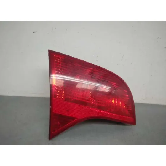 Piloto Trasero Izquierdo Interior para Audi A4 Avant (8E)