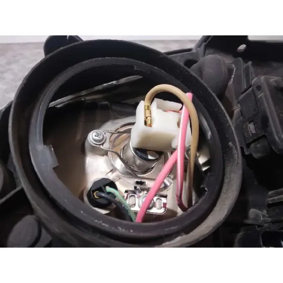Faro Derecho para Hyundai Santa Fe (Sm)