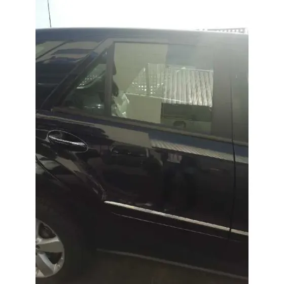 Puerta Trasera Derecha para Mercedes-Benz Clase M (W164)