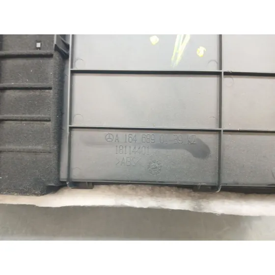 Guantera para Mercedes-Benz Clase M (W164)