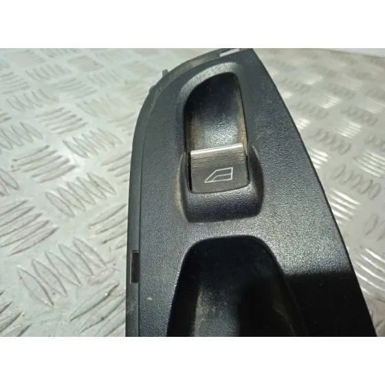 Mando Elevalunas Delantero Derecho para Ford Fiesta (Ccn)