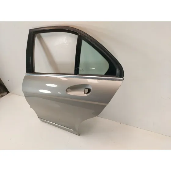 Puerta Trasera Izquierda para Mercedes-Benz Clase C (W204) Berlina