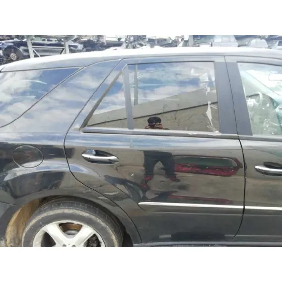 Puerta Trasera Derecha para Mercedes-Benz Clase M (W164)