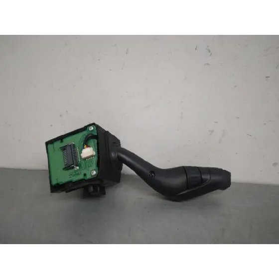 Mando Limpia para Ford Focus Turn.