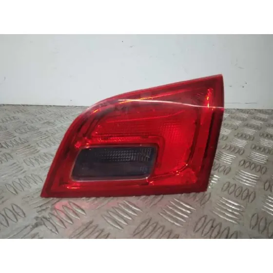 Piloto Trasero Derecho Interior para Opel Astra J Sports Tourer