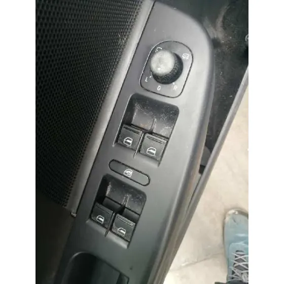 Mando Elevalunas Delantero Izquierdo para Volkswagen Jetta (1K2)