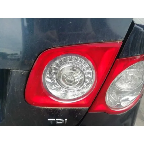 Piloto Trasero Derecho Interior para Volkswagen Jetta (1K2)