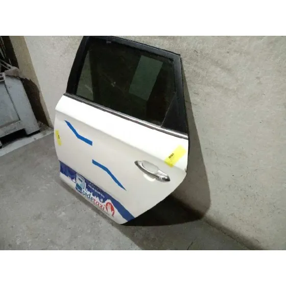 Puerta Trasera Izquierda para Kia Carens ( )