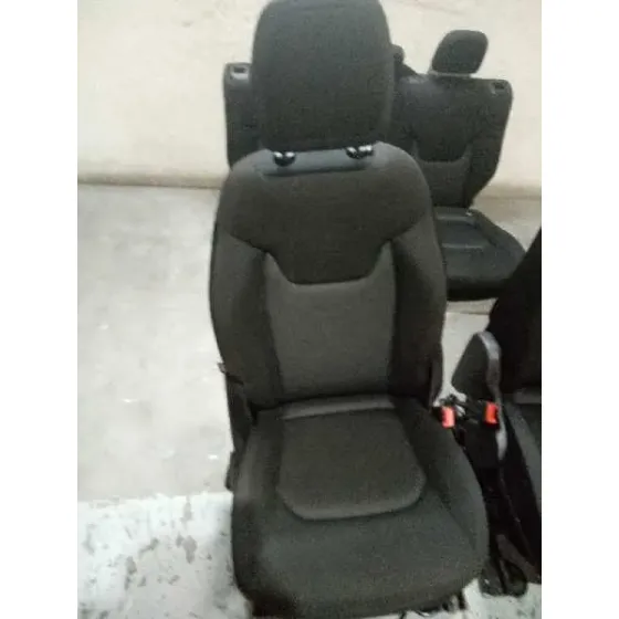Juego Asientos Completo para Jeep Renegade
