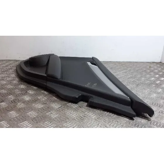 Guarnecido Puerta Trasera Derecha para Mercedes-Benz Clase C (W204) Berlina