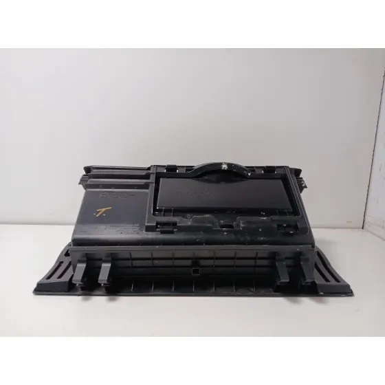 Guantera para Toyota Prius+