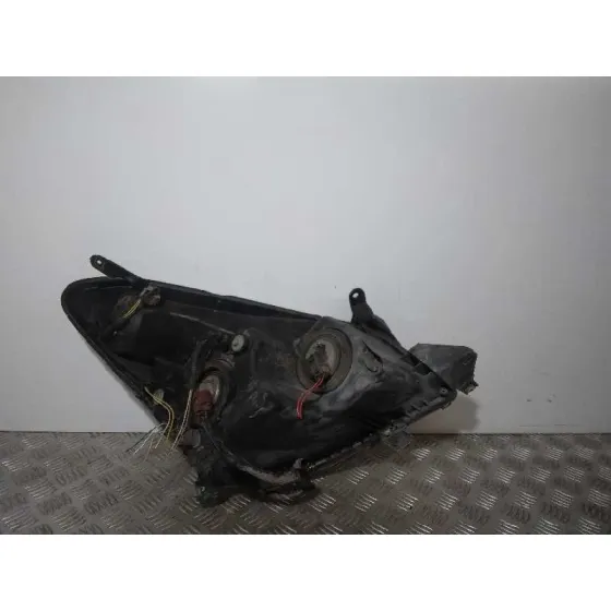 Faro Izquierdo para Toyota Corolla Verso (R1)