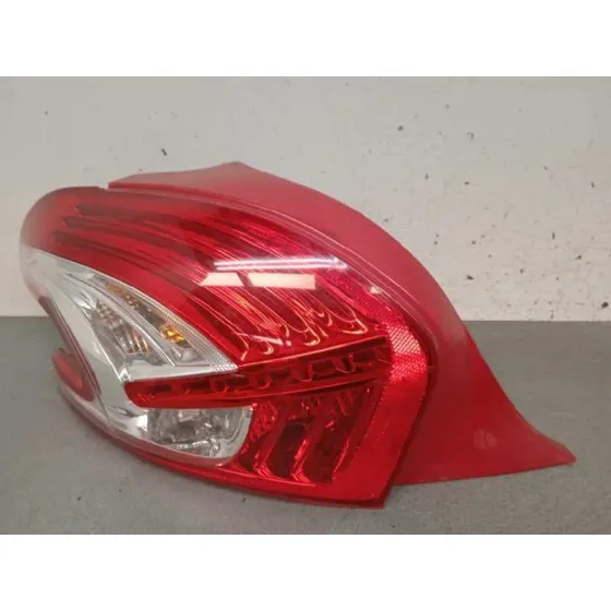 Piloto Trasero Izquierdo para Peugeot 208