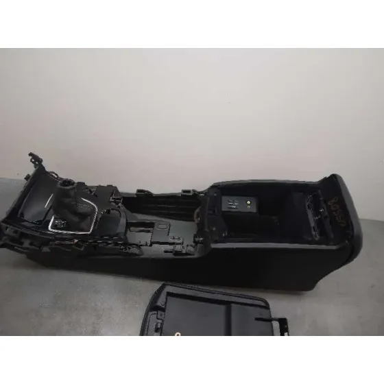 Apoyabrazos Central para Infiniti Q50