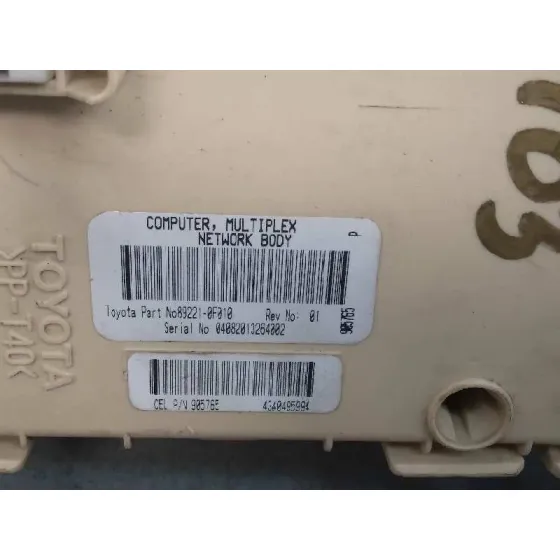 Caja Reles / Fusibles para Toyota Corolla Verso (R1)