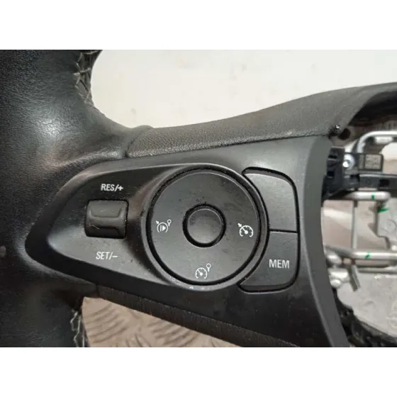 Volante para Opel Corsa F