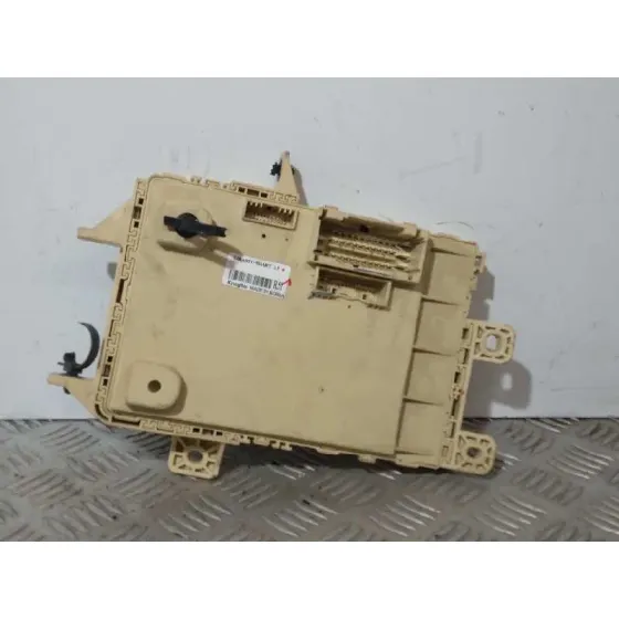 Caja Reles / Fusibles para Kia Carens ( )