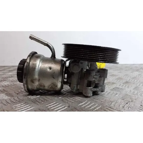Bomba Direccion para Toyota Avensis Berlina (T25)