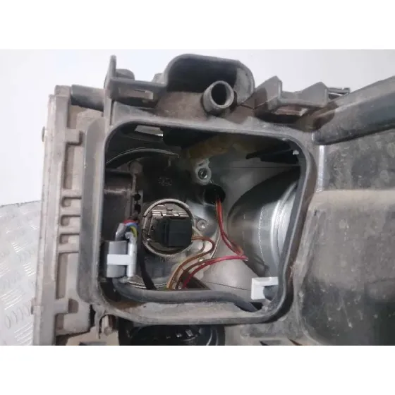 Faro Derecho para Audi A8 (4E2)