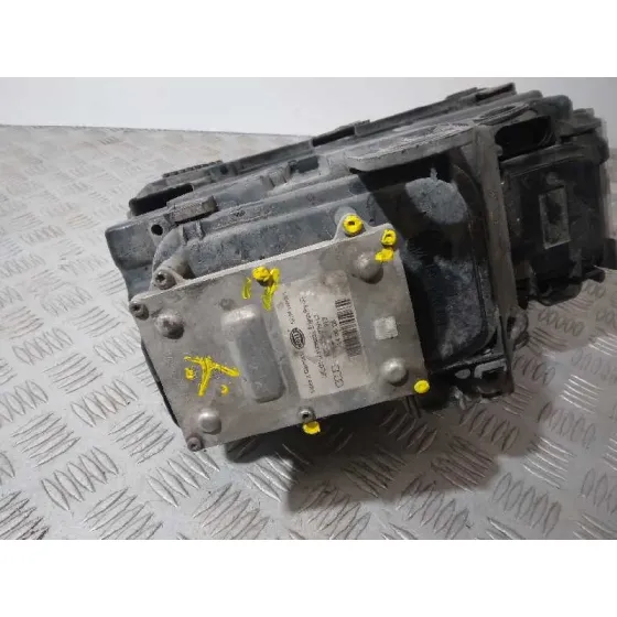 Faro Derecho para Audi A8 (4E2)