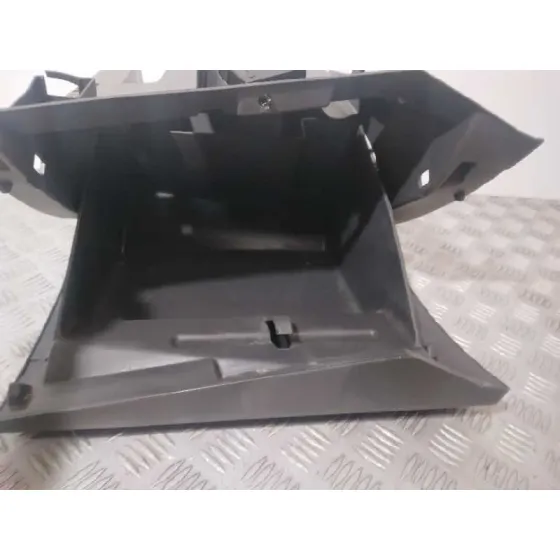 Guantera para Ford Kuga (Cbs)
