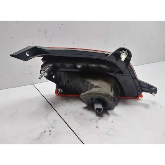 Piloto Trasero Derecho Interior para Subaru Outback (B15)