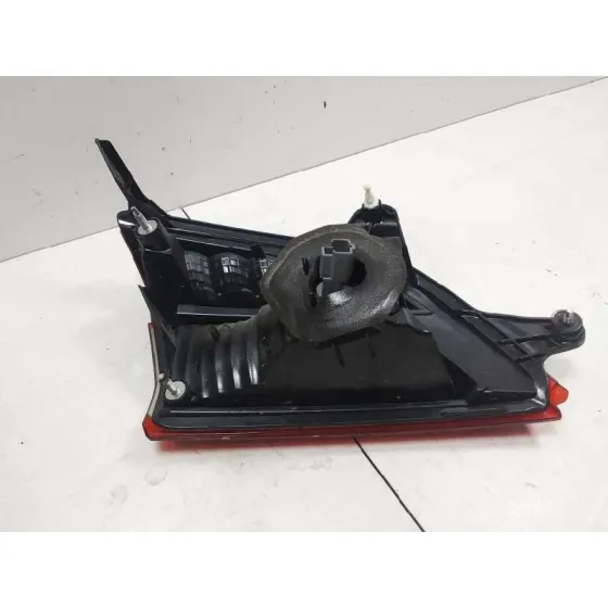 Piloto Trasero Derecho Interior para Subaru Outback (B15)