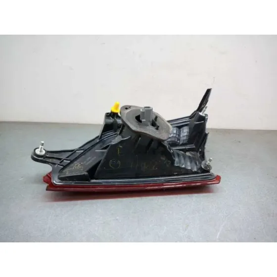 Piloto Trasero Izquierdo Interior para Subaru Outback (B15)