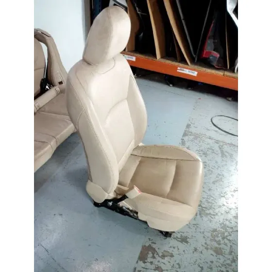 Juego Asientos Completo para Subaru Outback (B15)