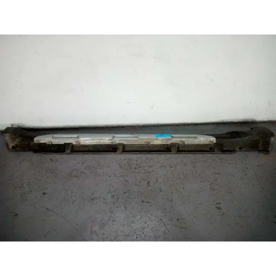 Faldon Lateral para Subaru Outback (B15)