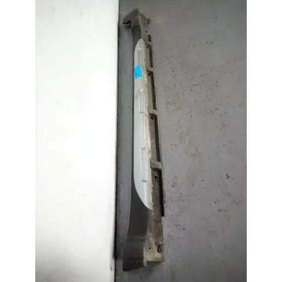 Faldon Lateral para Subaru Outback (B15)