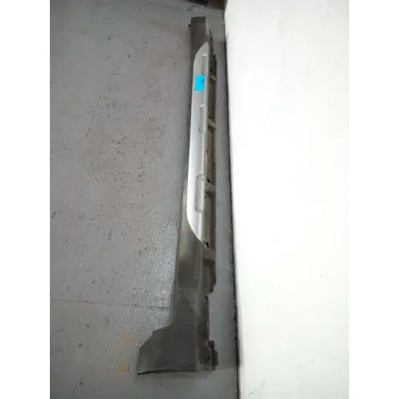 Faldon Lateral para Subaru Outback (B15)