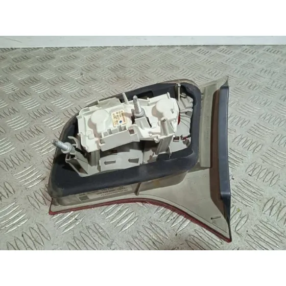 Piloto Trasero Izquierdo Interior para Audi A4 Avant (8E)