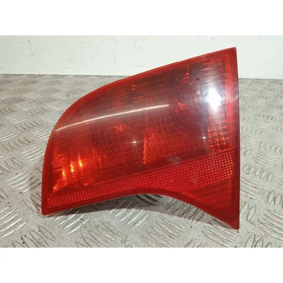 Piloto Trasero Derecho Interior para Audi A4 Avant (8E)