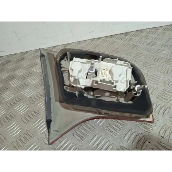 Piloto Trasero Derecho Interior para Audi A4 Avant (8E)