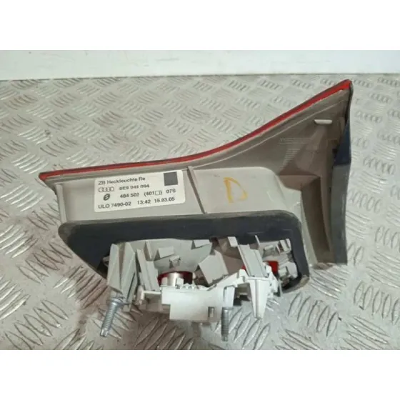 Piloto Trasero Derecho Interior para Audi A4 Avant (8E)