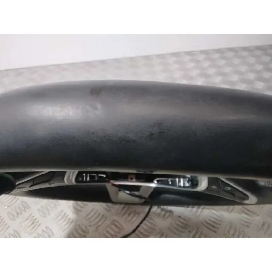 Volante para Renault Clio V