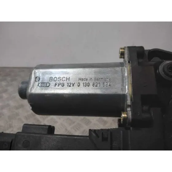 Motor Elevalunas Delantero Derecho para Volkswagen Passat Berlina (3B3)