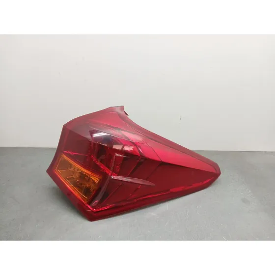 Piloto Trasero Derecho para Toyota Auris Touring Sports (E18)