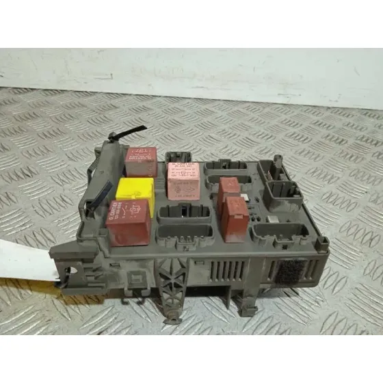 Caja Reles / Fusibles para Renault Laguna Ii (Bg0)