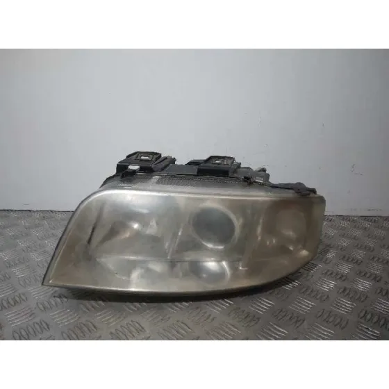 Faro Izquierdo para Audi A6 Berlina (4B2)