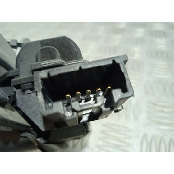 Cerradura Maletero / Porton para Ford Fiesta (Ce1)