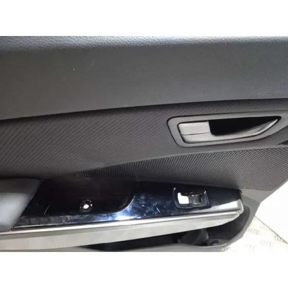 Guarnecido Puerta Trasera Izquierda para Ssangyong Tivoli