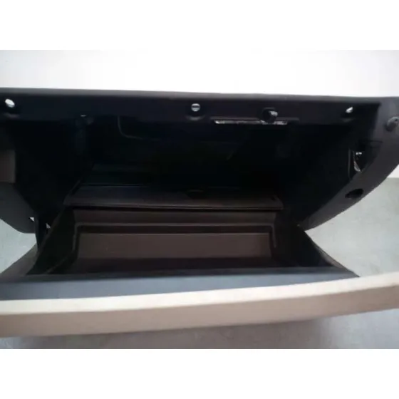 Guantera para Volvo V40