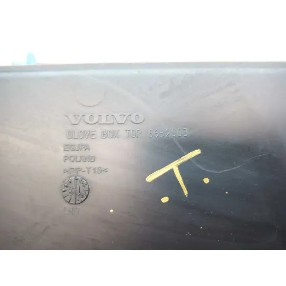 Guantera para Volvo V40