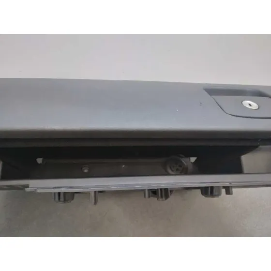 Guantera para Jaguar Xe