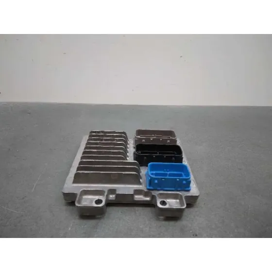 Centralita Motor Uce para Opel Astra J Lim.
